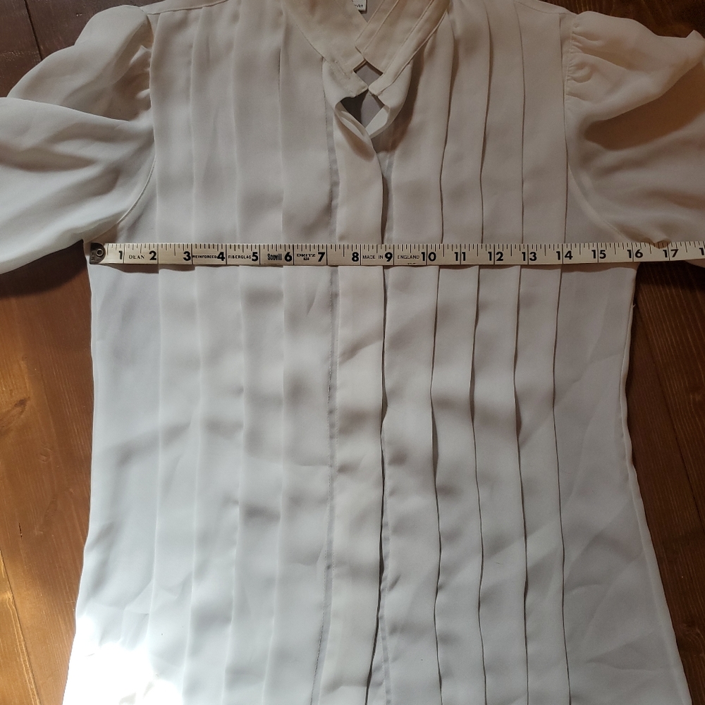 Vintage Nicola Blouse Size 4 Classic Semi-sheer Cream Ivory Button - Picture 4 of 8